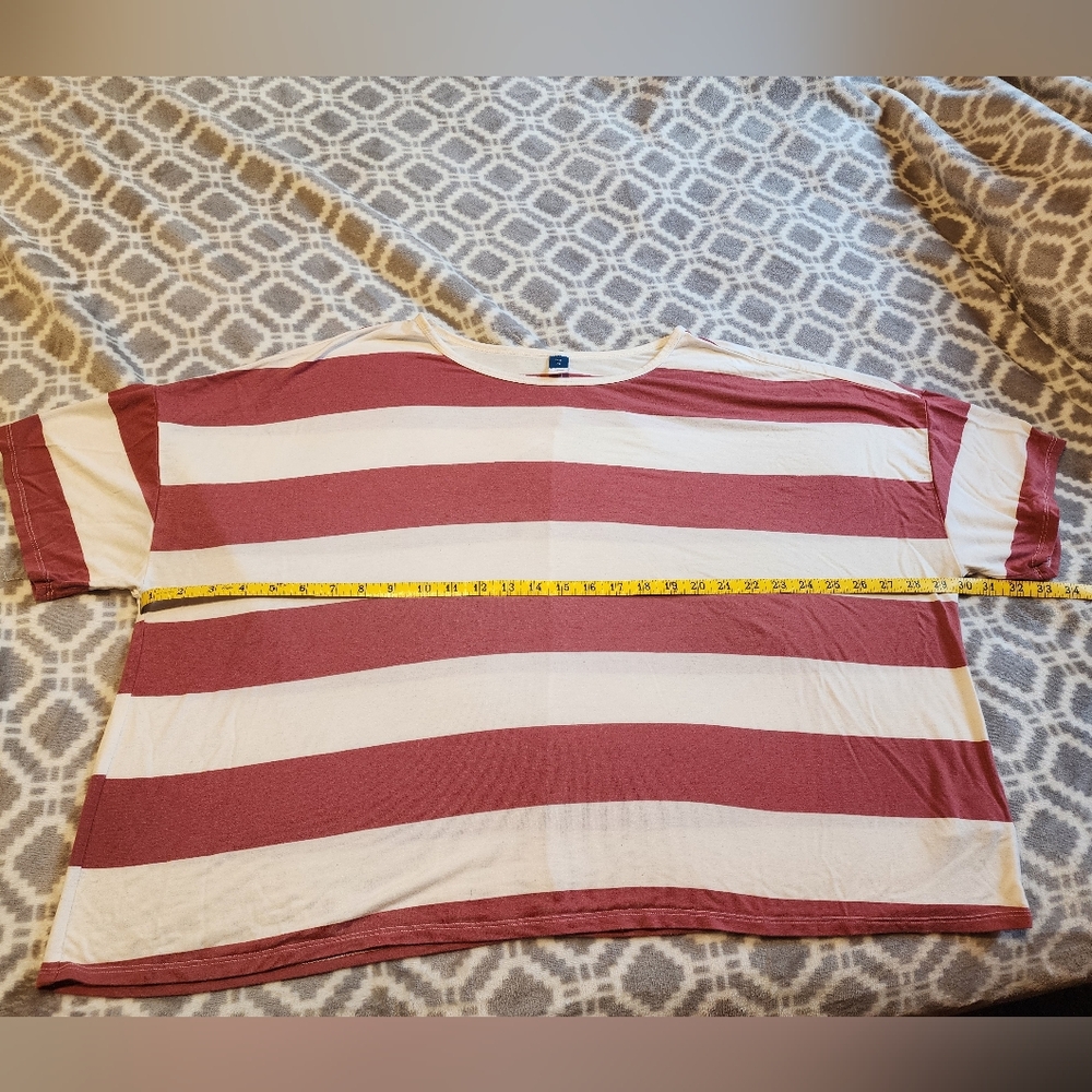 Pink and white striped old navy oversized t-shirt 🎀